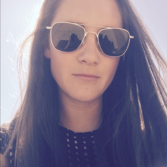 Meet your Posher, Nicolette - Picture 1 of 1